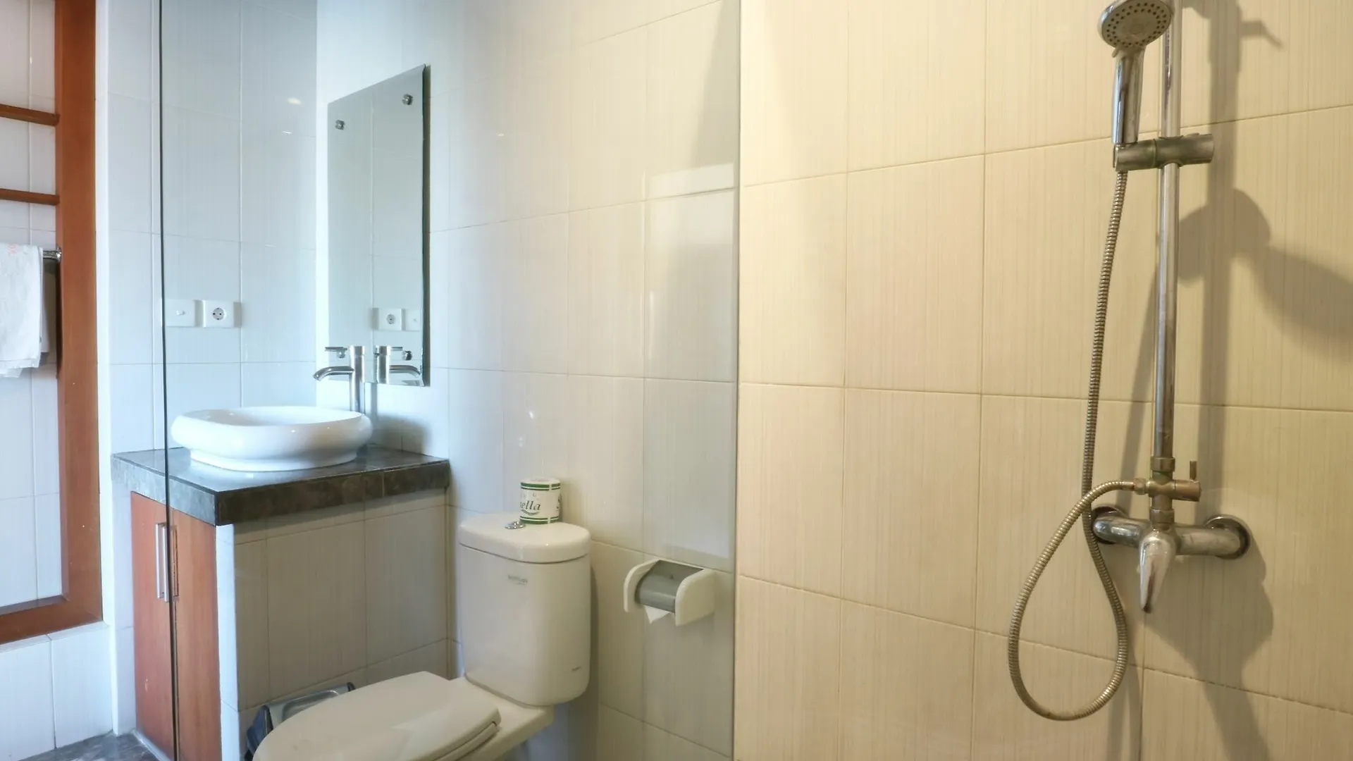 Kondra Premiere Guest House Kuta