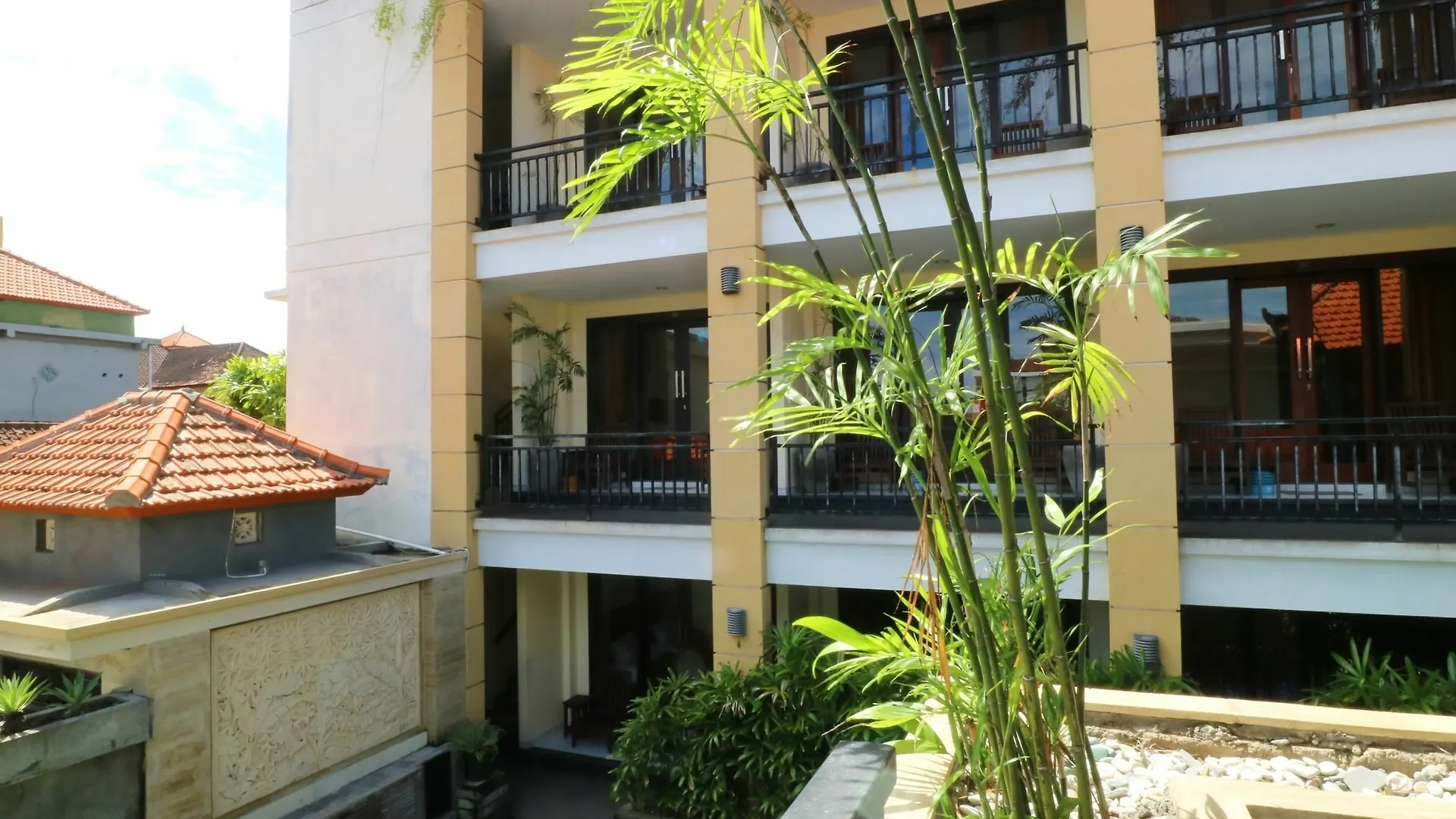 Kondra Premiere Guest House Kuta  2*, Kuta (Bali)